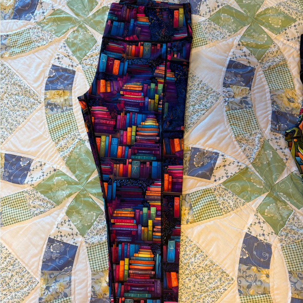 CVG Colorful Book Print Leggings